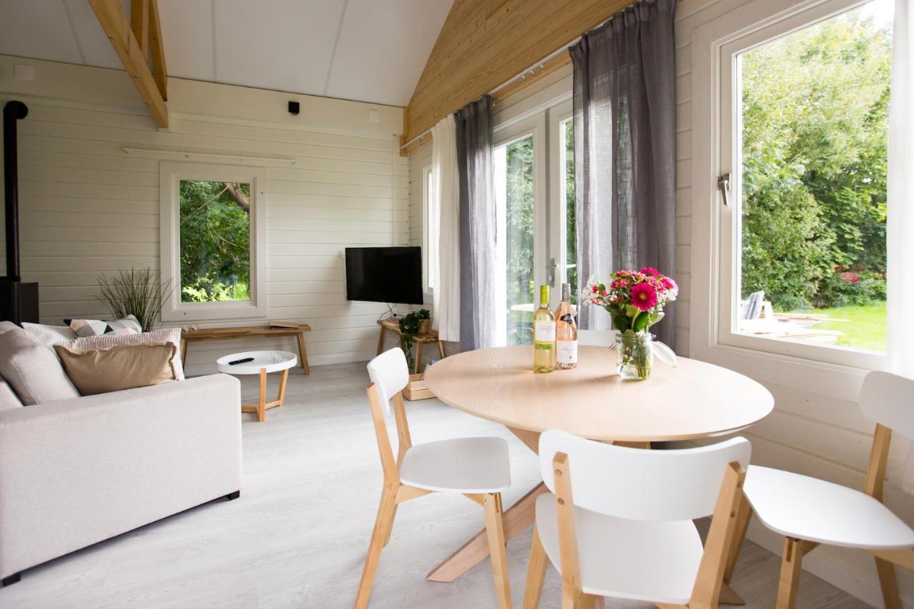 Chalet Met Loft - Vakantiepark De Schreiershoek Dokkum Exterior foto